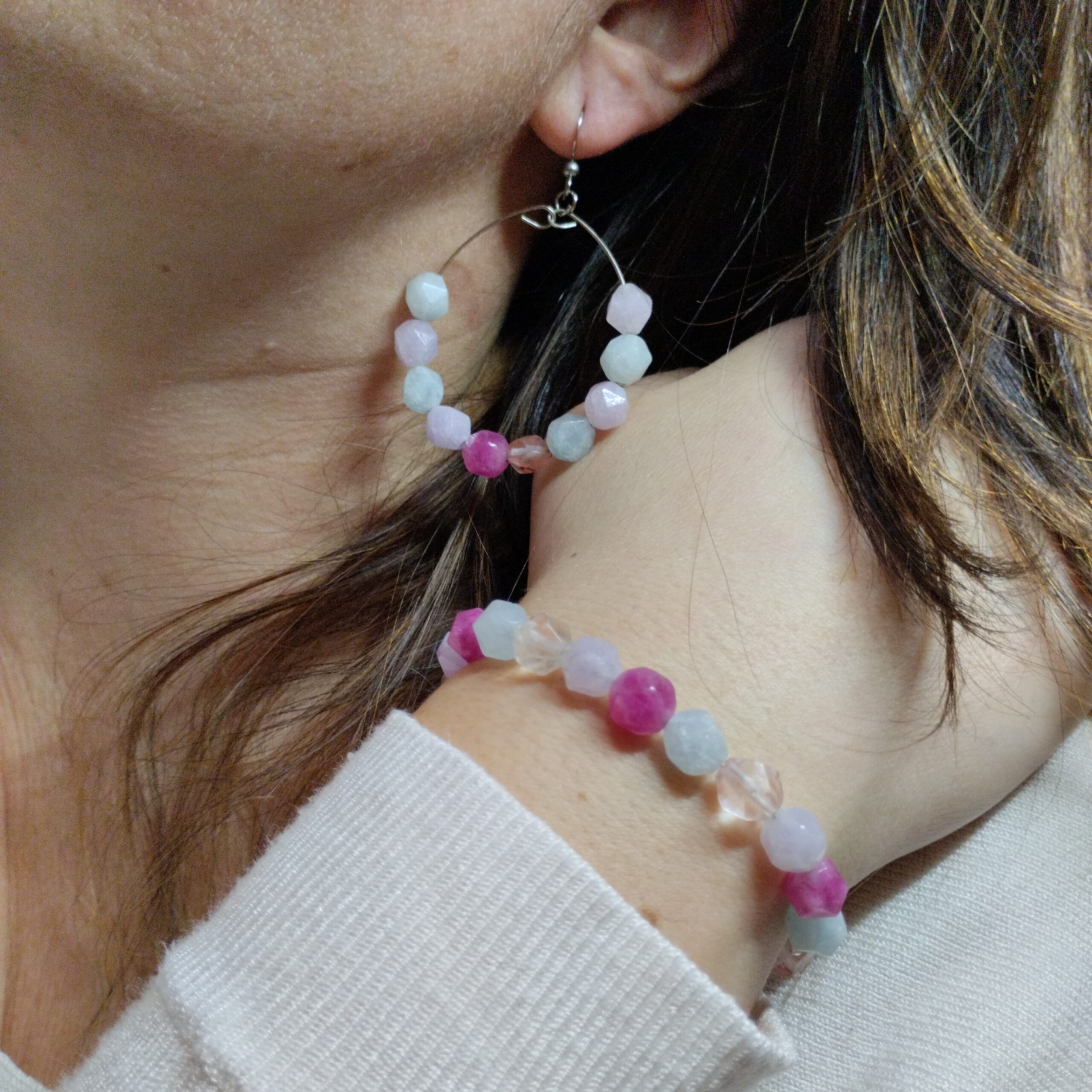 komplet biżuterii z kamienia naturalnego, bransoletka, kolczyki, pierścionek