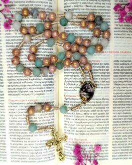 Różaniec 8mm „Z Matką na modlitwie”