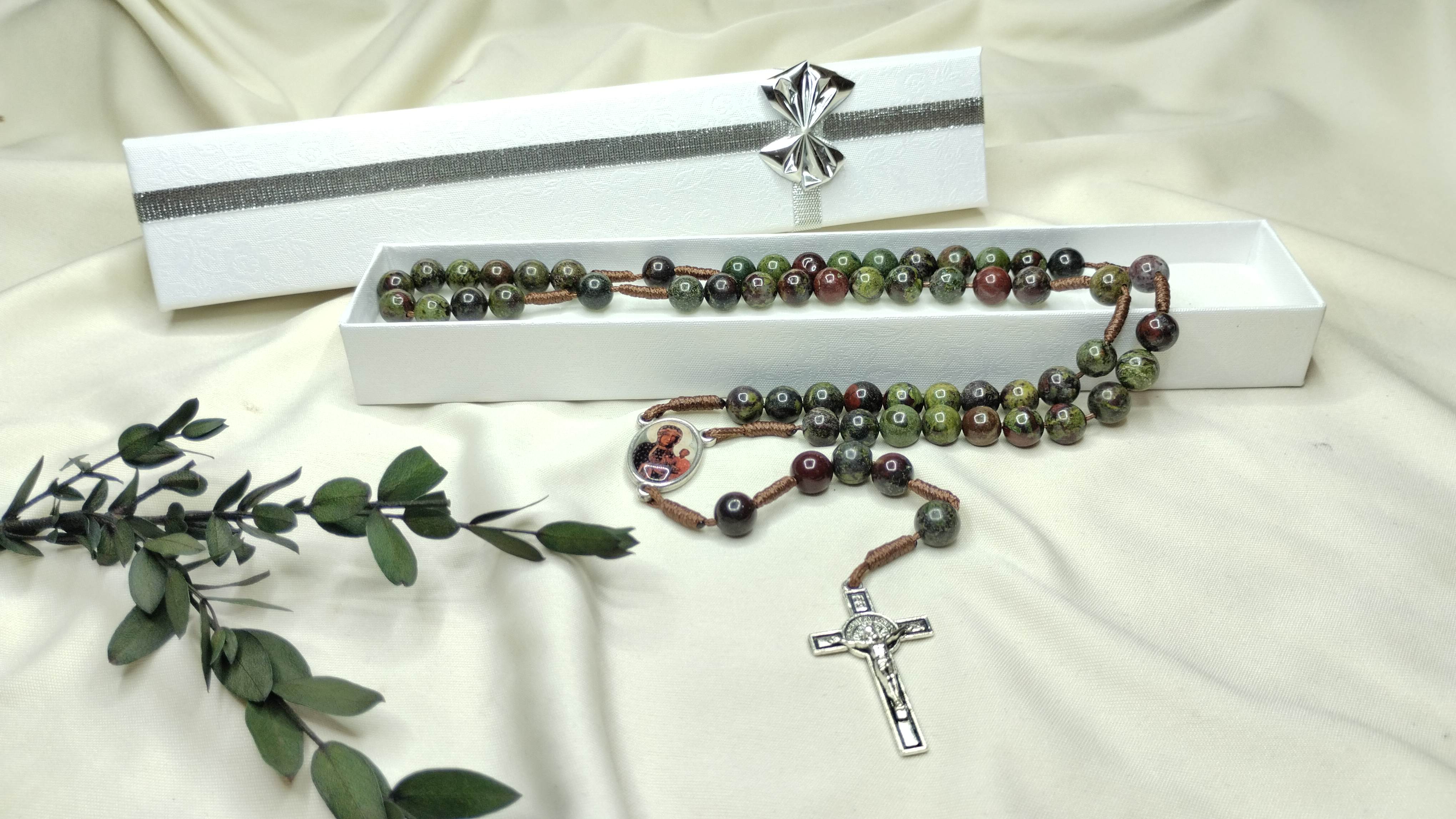 Różaniec 8mm "Czarna Madonna"