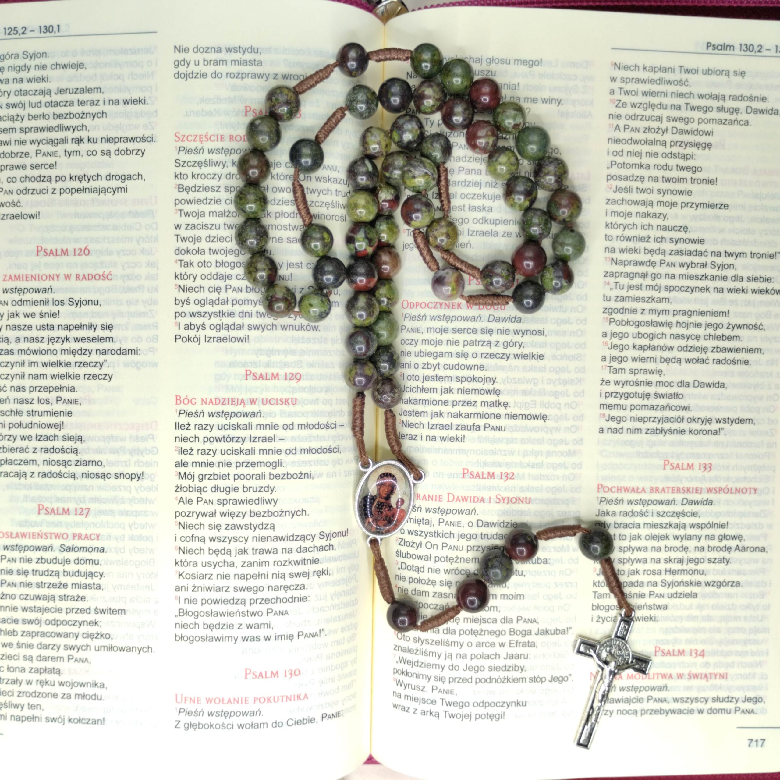 Różaniec 8mm "Czarna Madonna"