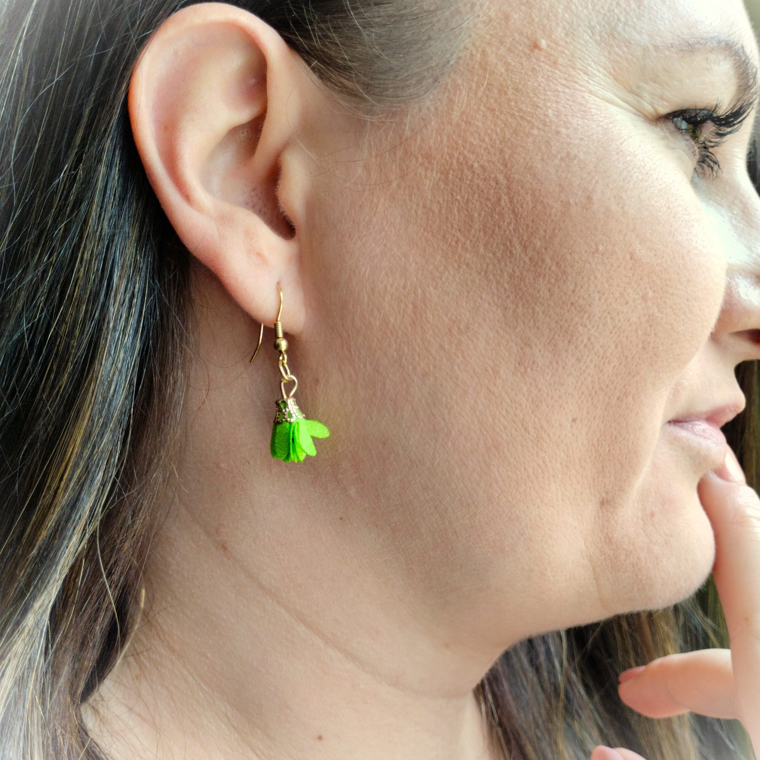 Kolczyki groszkowa zieleń 4cm "Rozkwit"