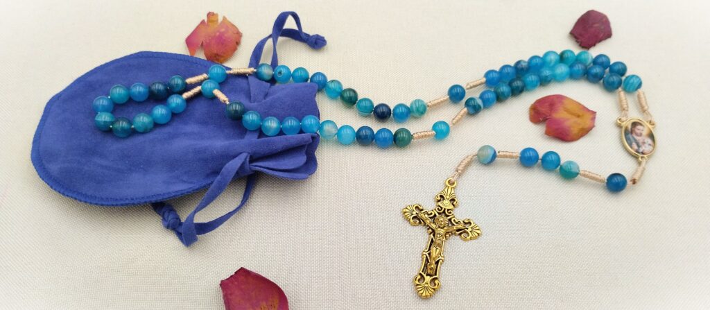 Różaniec 8mm „Pod Jego Opieką”