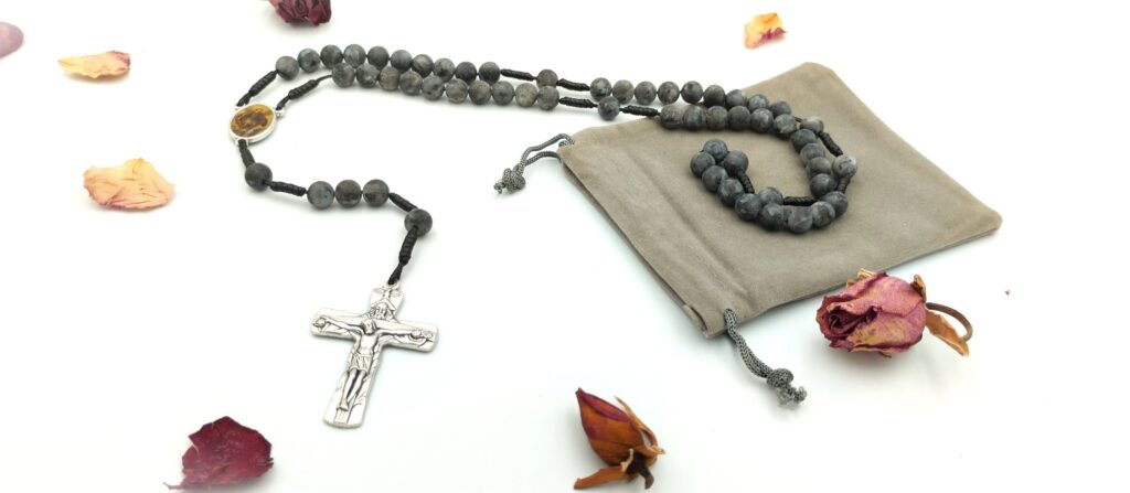 Różaniec 8mm "Tarcza Świętego Michała"