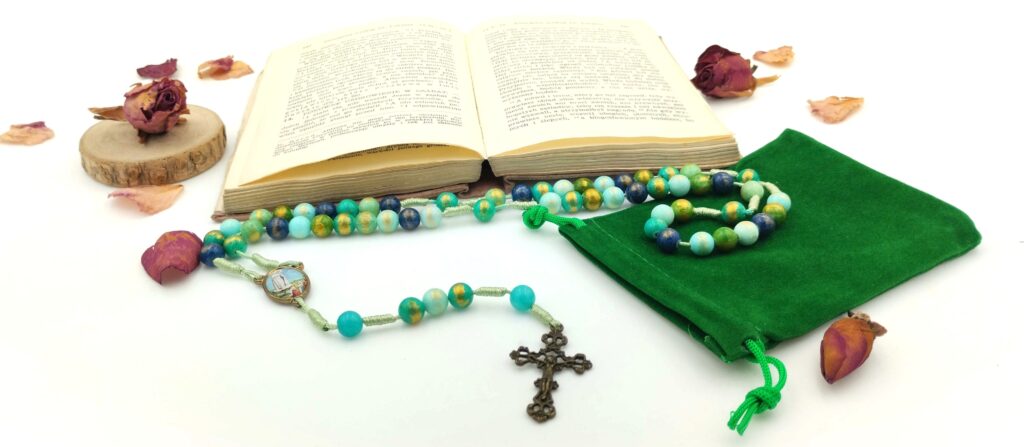 Różaniec 8mm "Matka Boża i Pastuszkowie z Fatimy"