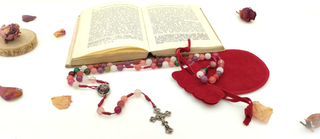 Różaniec 8mm "Maryja Wniebowzięta"